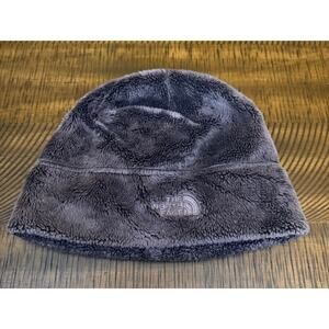 The North Face Women's Osito Beanie a soft fleece beanie thermal deep purple S/M
